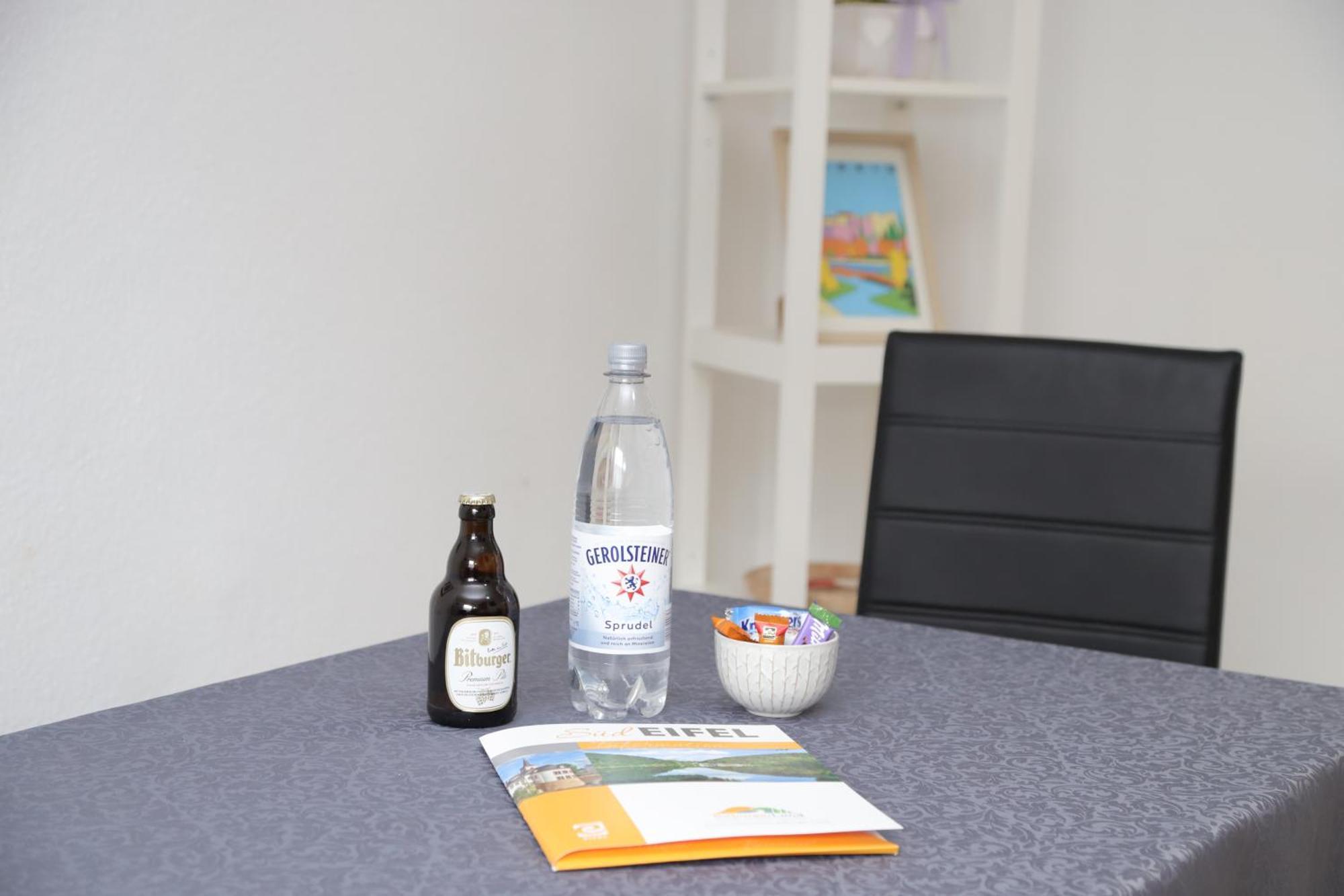 Individual - Zentrale, Ruhige In Innenstadt - Kueche, Parkplatz, Terrasse, Smarttv, Netflix * Bitburg