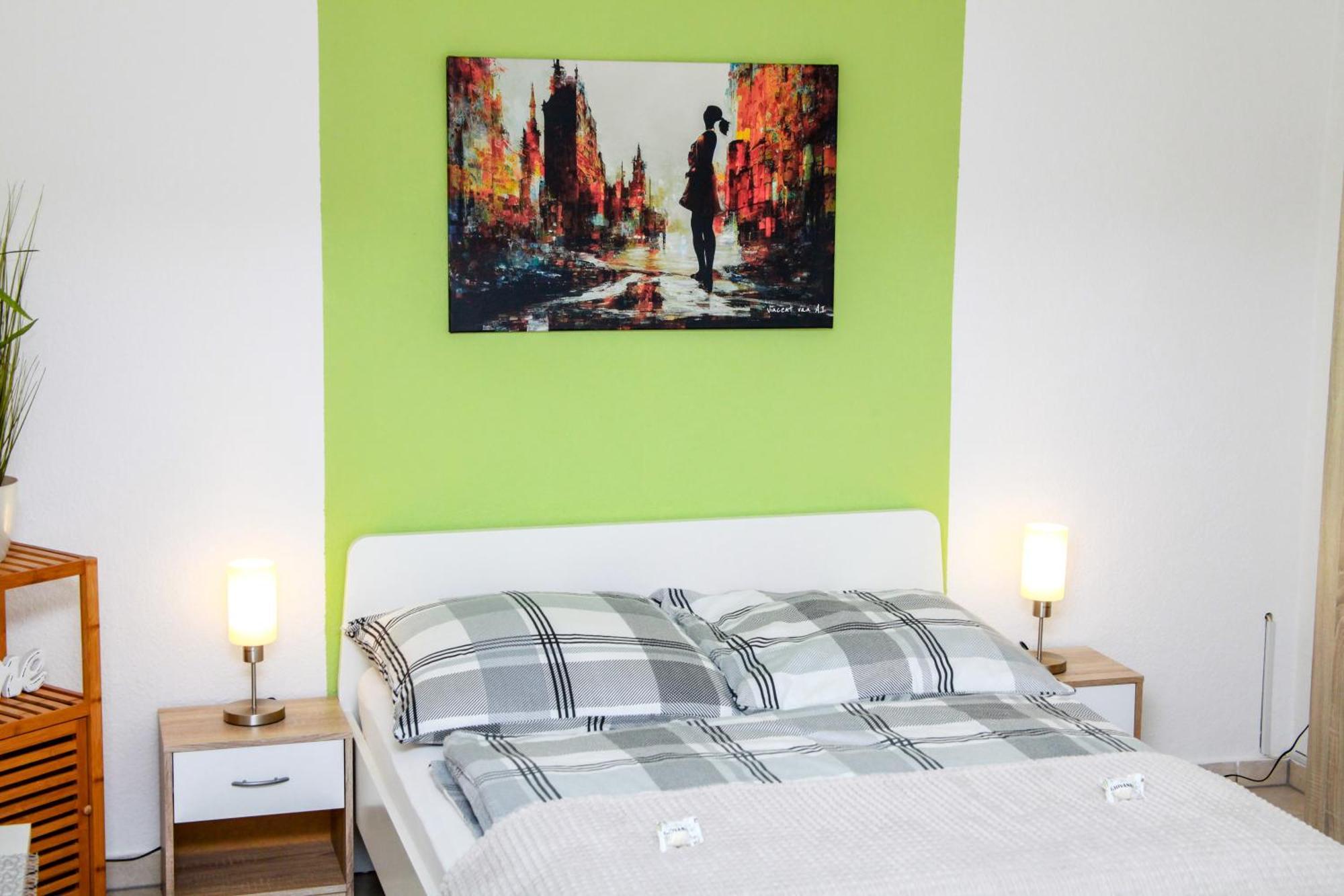 Individual - Zentrale, Ruhige In Innenstadt - Kueche, Parkplatz, Terrasse, Smarttv, Netflix Lejlighed Bitburg