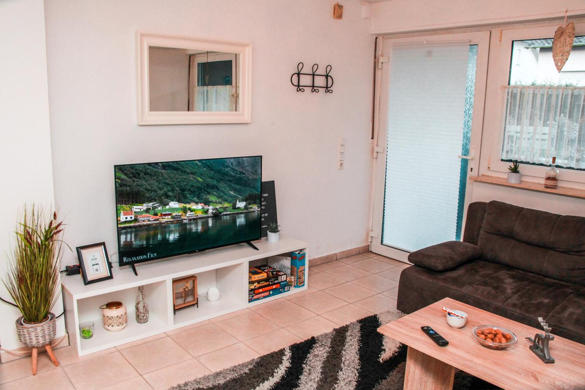 Individual - Zentrale, Ruhige In Innenstadt - Kueche, Parkplatz, Terrasse, Smarttv, Netflix Bitburg